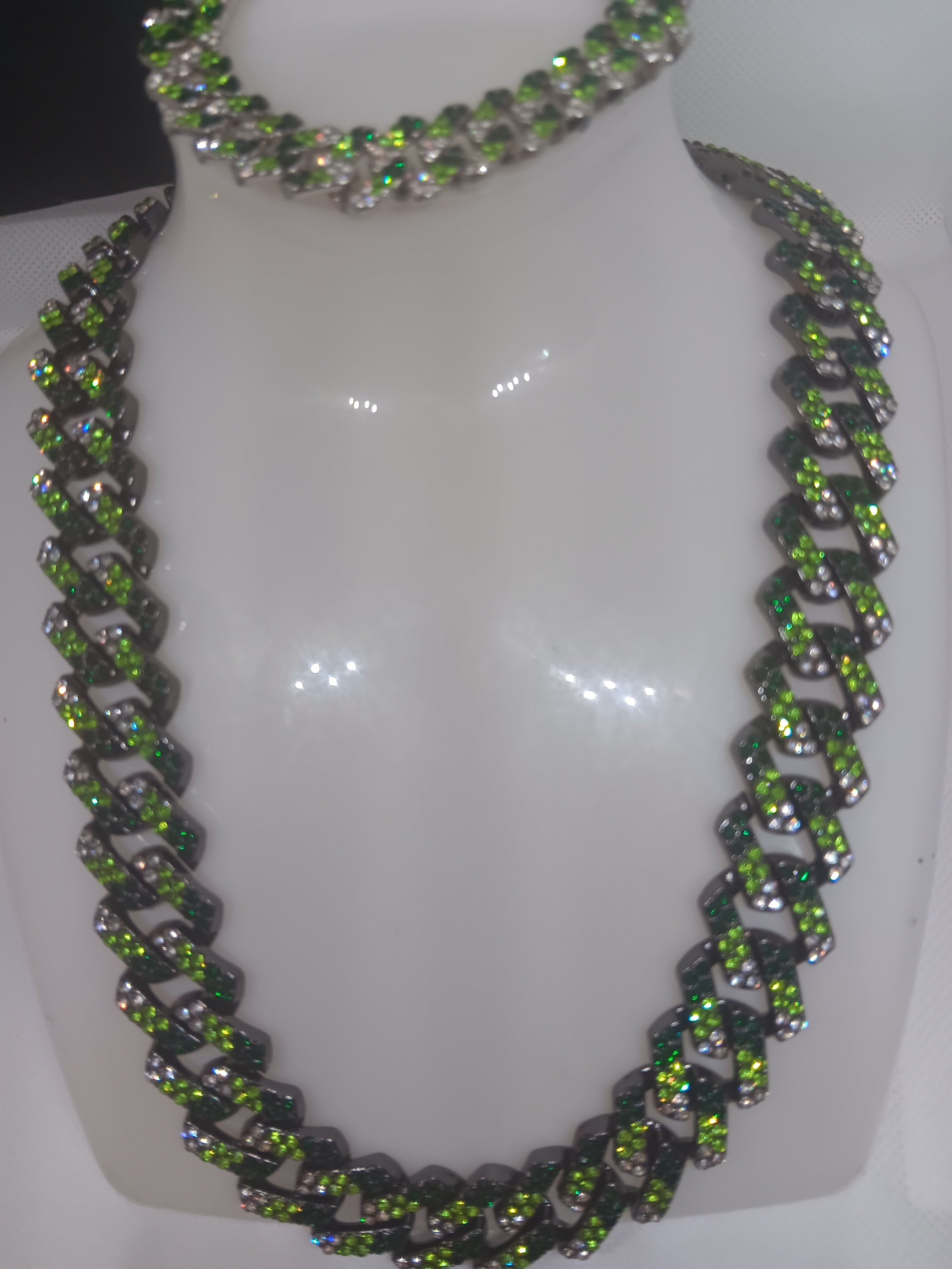 Set Cadena y Pulsera Invicta -Stainless Steel-