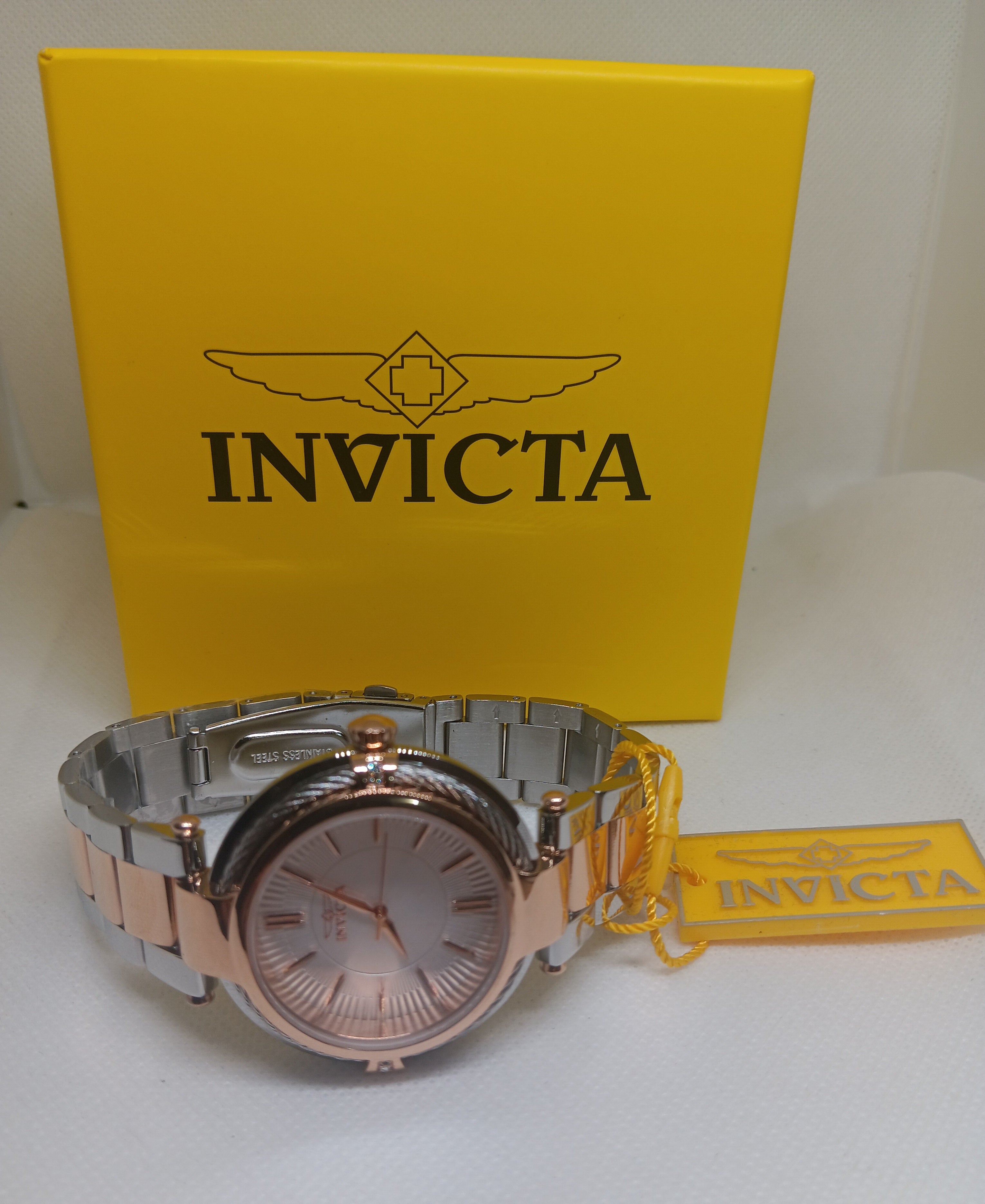 Invicta Bolt 40 mm