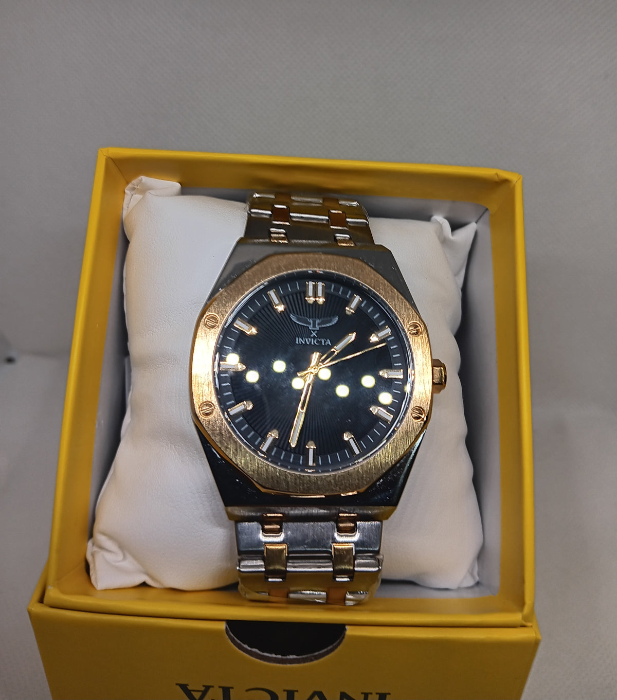 Invicta Specialty 42mm