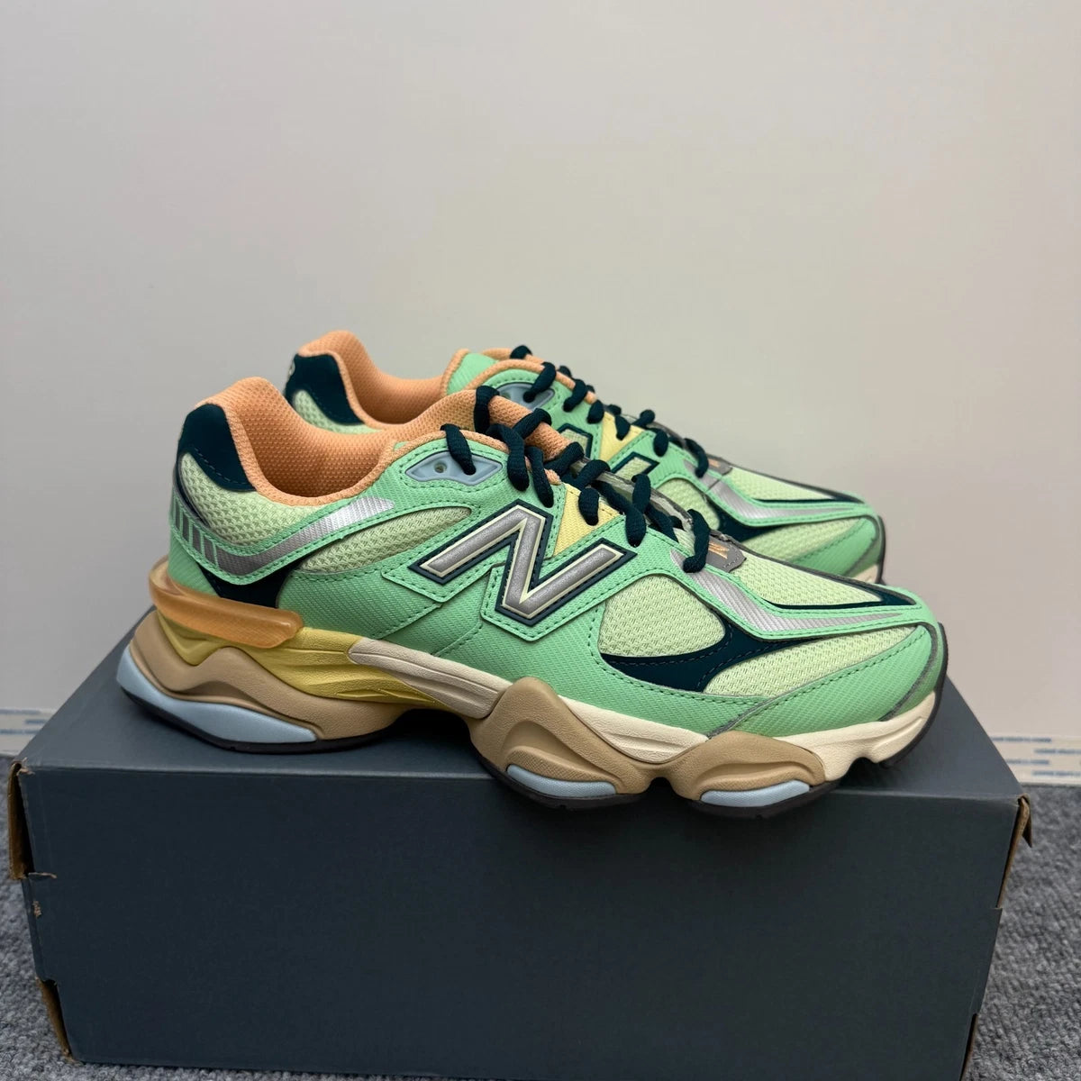 New Balance 9060