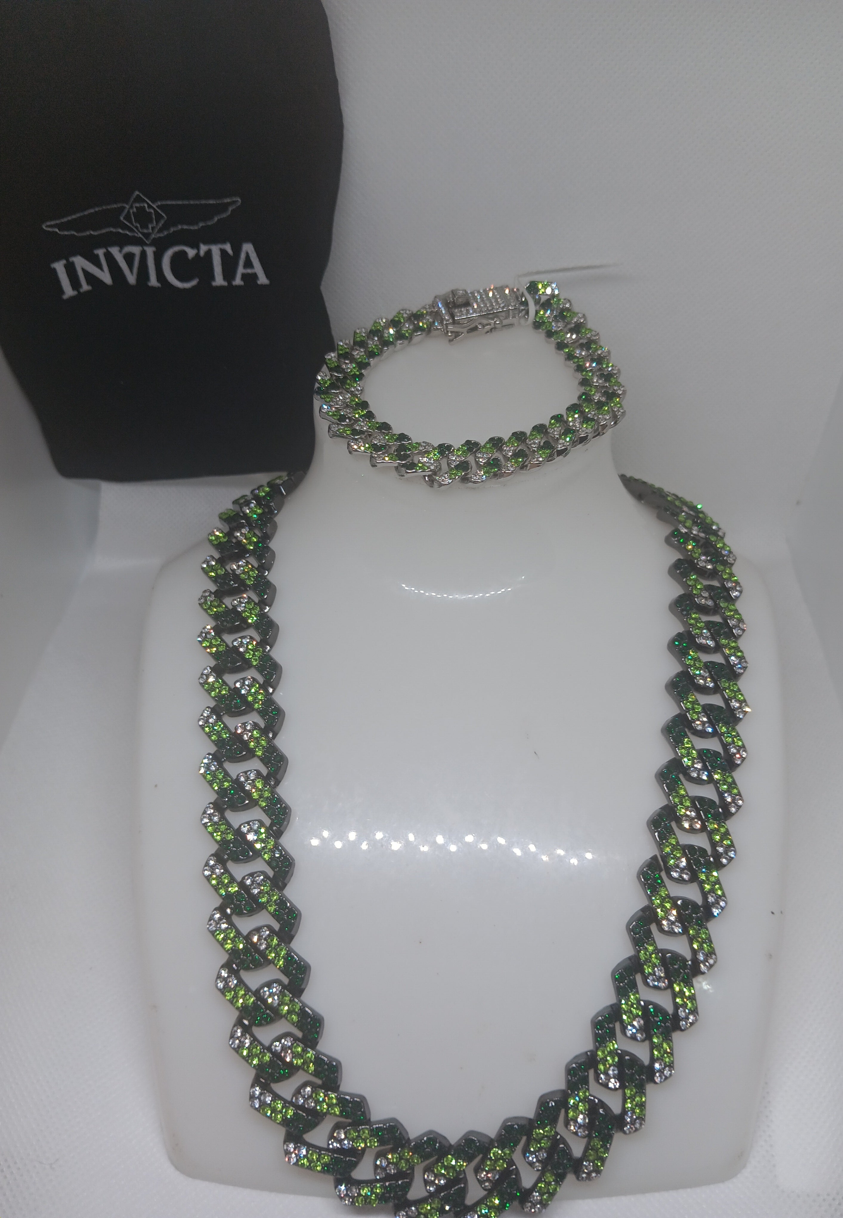 Set Cadena y Pulsera Invicta -Stainless Steel-
