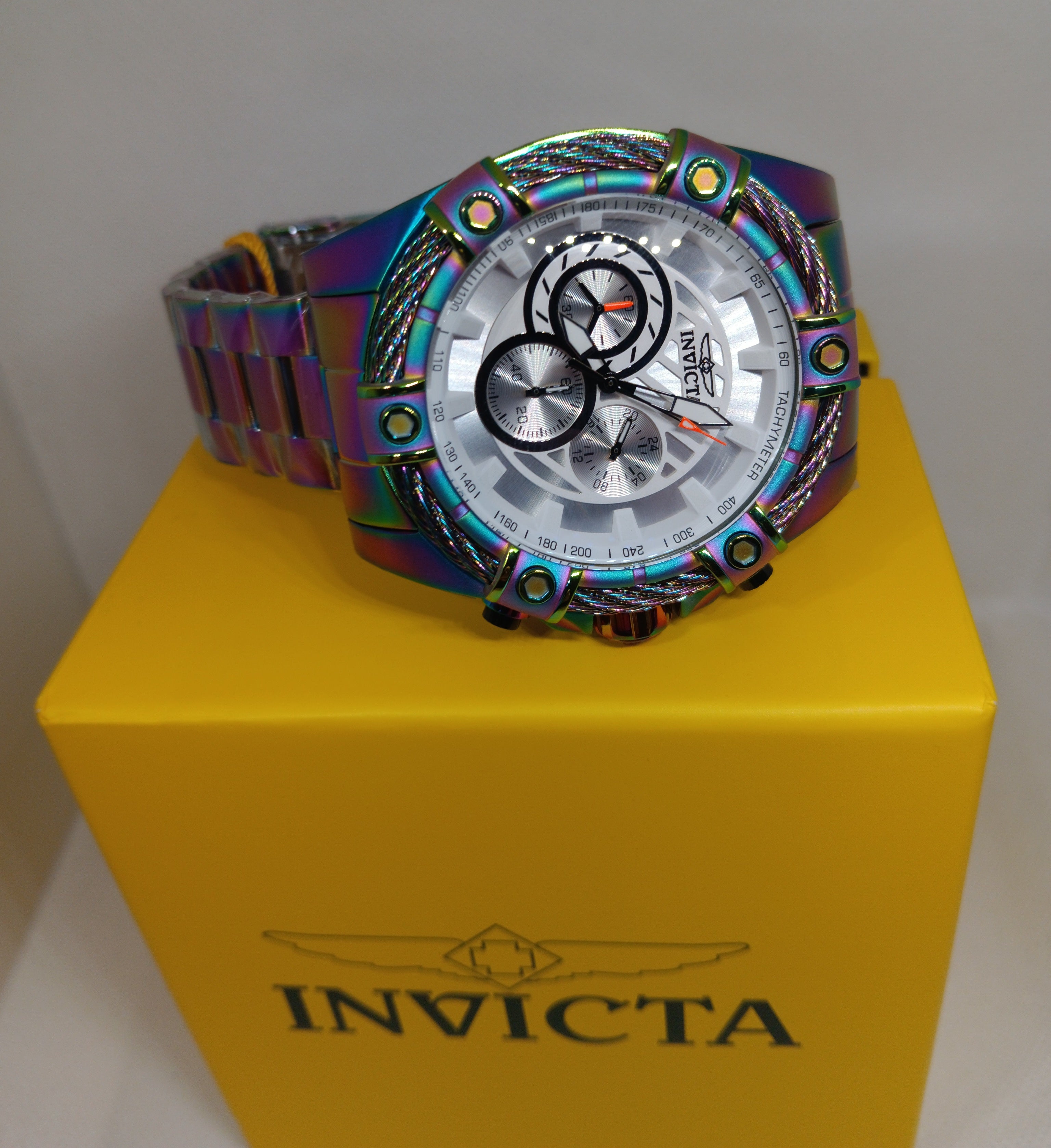 Invicta Bolt 52 mm